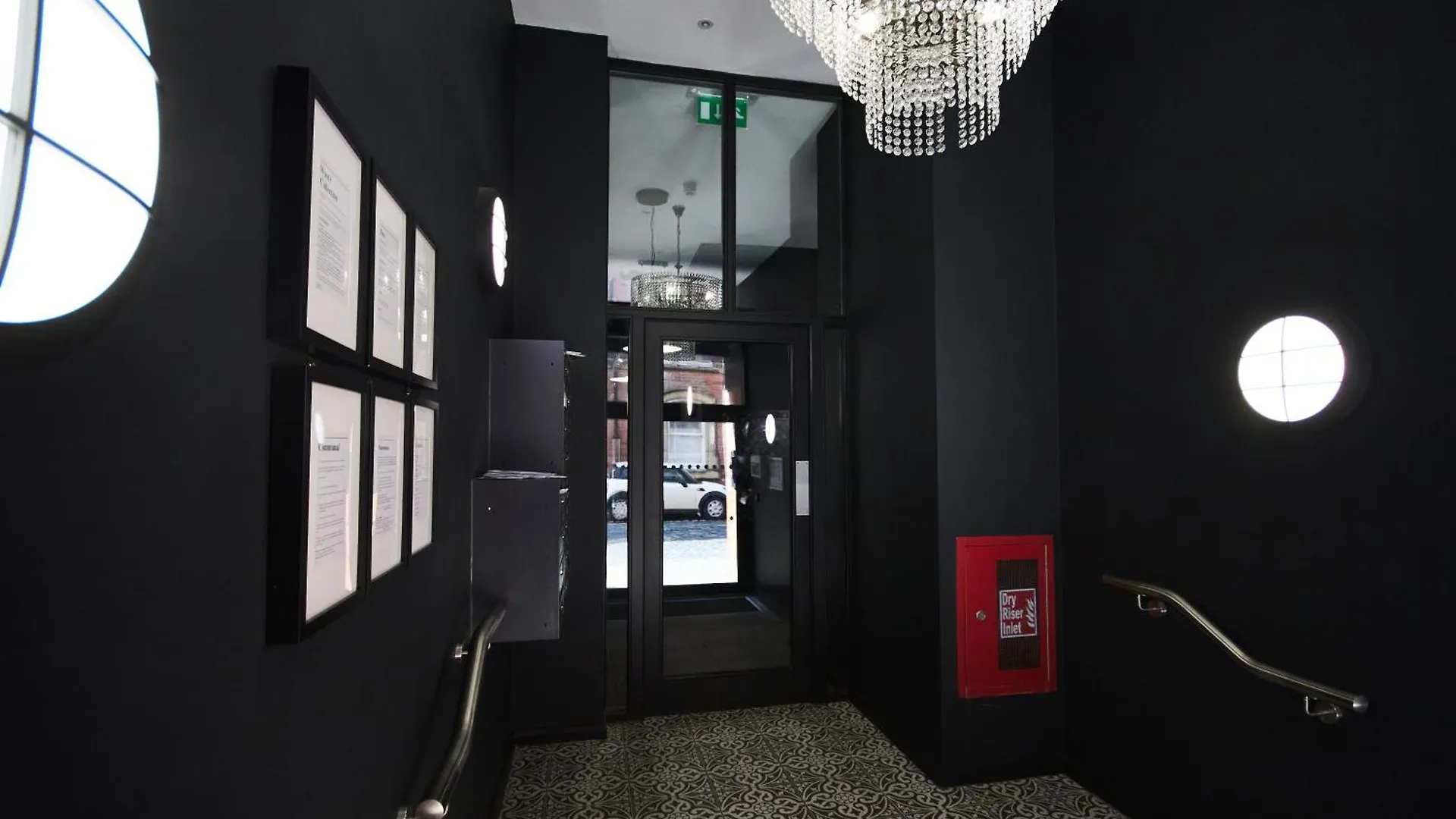 Sleek Manhattan Style Apartment In Central Leeds  Leeds (West Yorkshire)